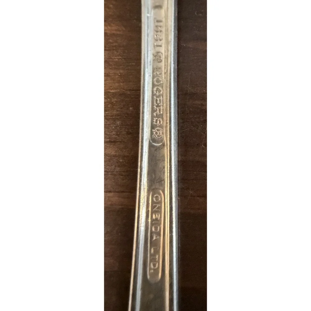 Oneida 1881 Rogers Floral Queen Silverplate Serving Tablespoons Set of 4